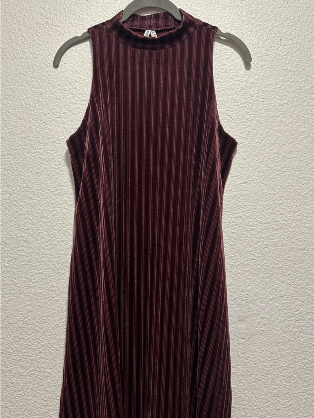 Mudd Sleeveless Ribbed Velvet Midi Dress - Burgundy